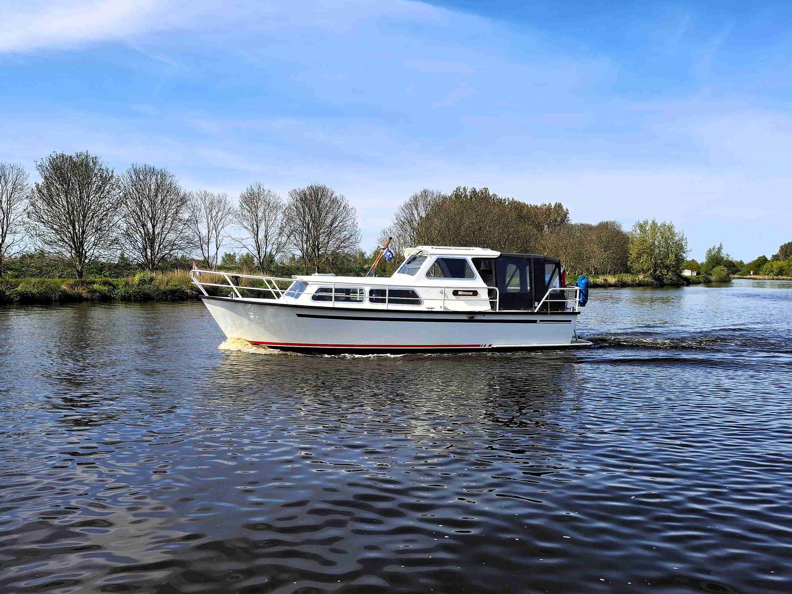 Motor Yacht Mimosa